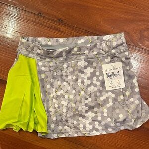 Sofibella Women's Skort in Gray with Neon Yellow Accent